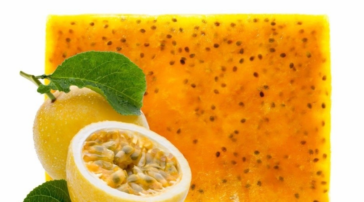 Pulpa Congelada de Maracuyá con Pepas - 1 Kg